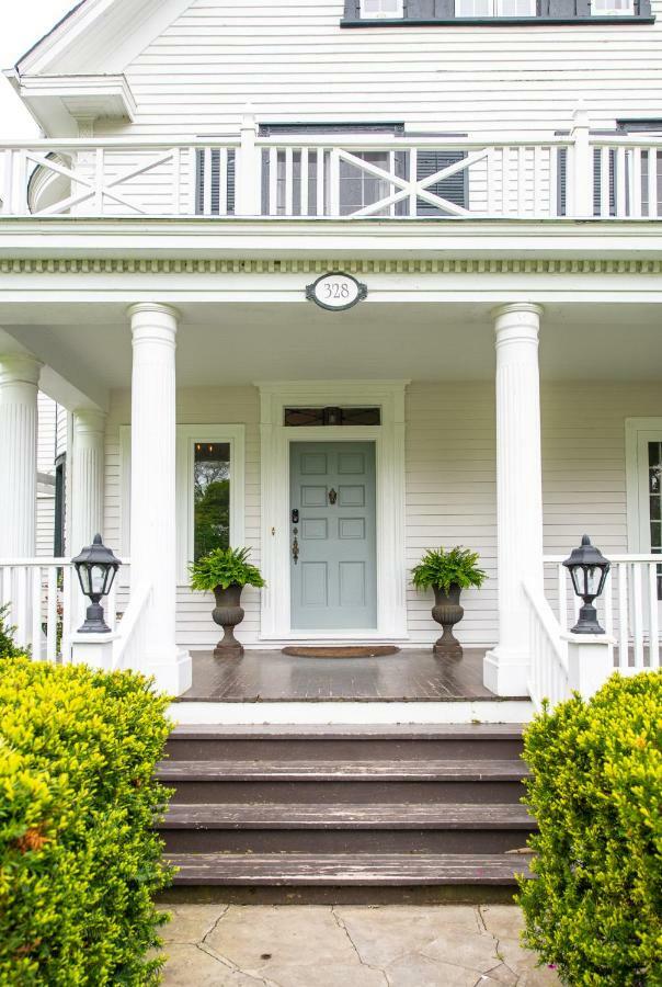 Lakewinds Country Manor Bed & Breakfast Niagara-on-the-Lake Exterior photo