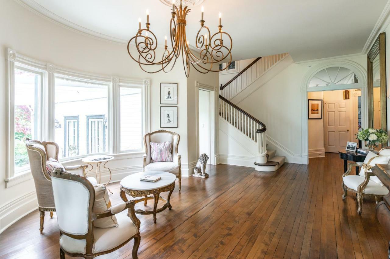 Lakewinds Country Manor Bed & Breakfast Niagara-on-the-Lake Exterior photo