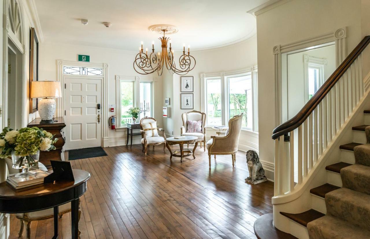 Lakewinds Country Manor Bed & Breakfast Niagara-on-the-Lake Exterior photo